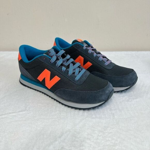 NEW BALANCE Classic Traditionnels Shows Grey and Neon Orange 9 Men NEW - Picture 1 of 10